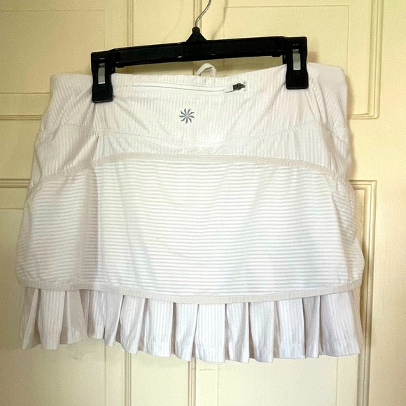 Athleta Skort Womens Medium Gray Striped Good Match Skort Pleated Ruffle Tennis - Picture 11 of 13
